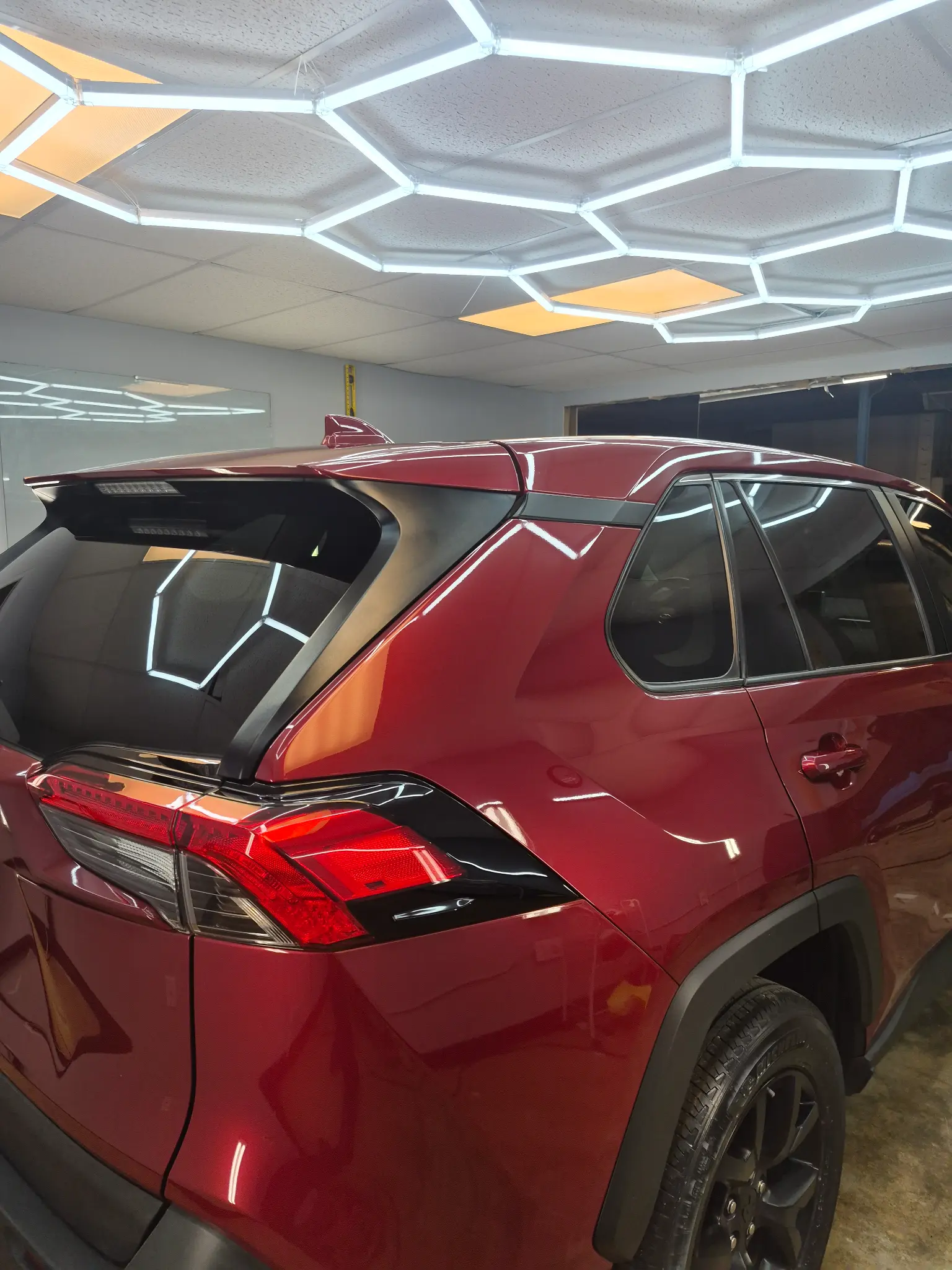 Tinted privacy delivery on a Customer vehicle with refined glass profile